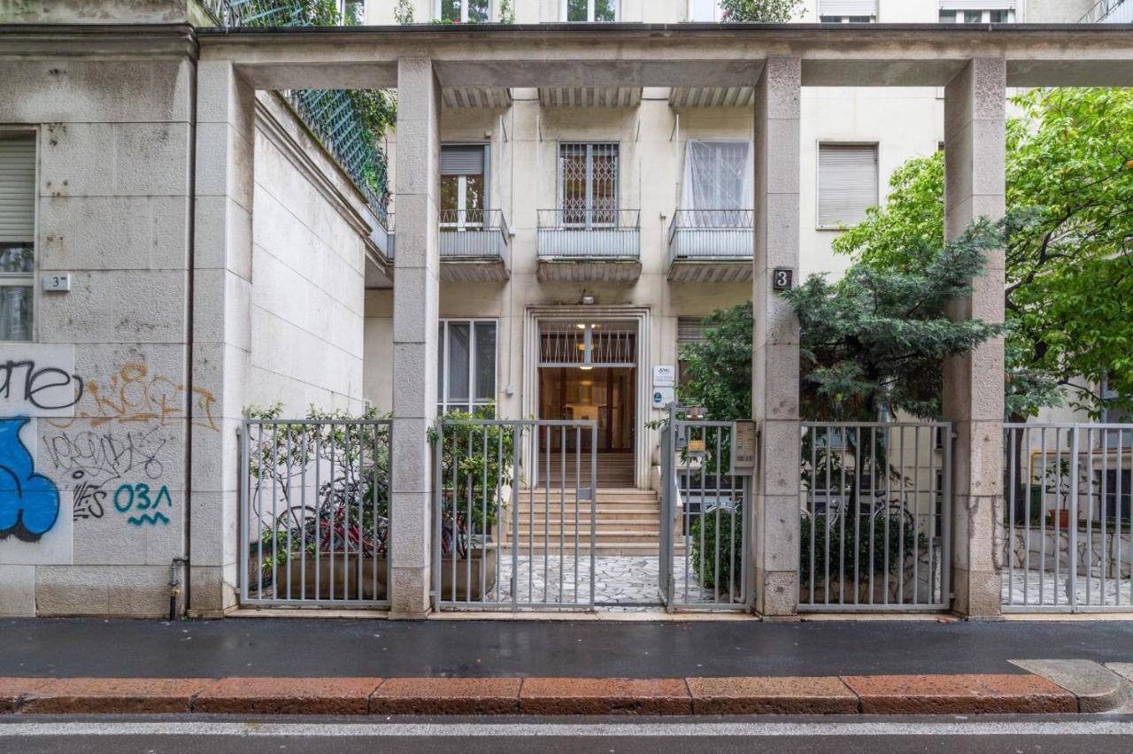 Sant'Ambrogio Bright Apartment With Terrace Milan Exterior photo